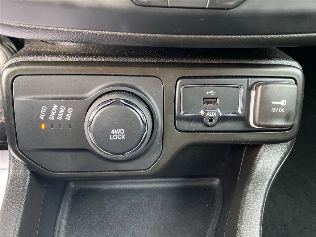 Certified Used 2023 Graphite Gray Jeep Latitude image 14