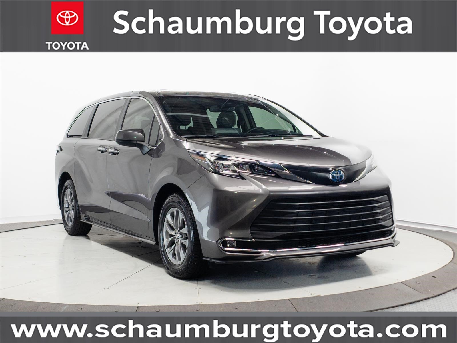 2022 Toyota Sienna XLE 7-Passenger Hybrid AWD's photo