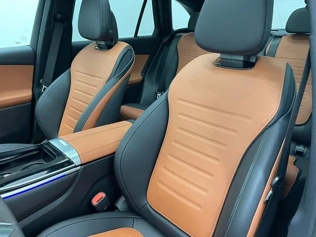 New 2027 Black Mercedes-Benz GLC 300 image 42