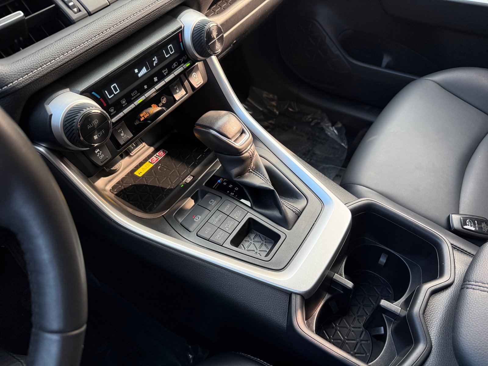 Used 2023 Lunar Toyota XLE Premium image 13