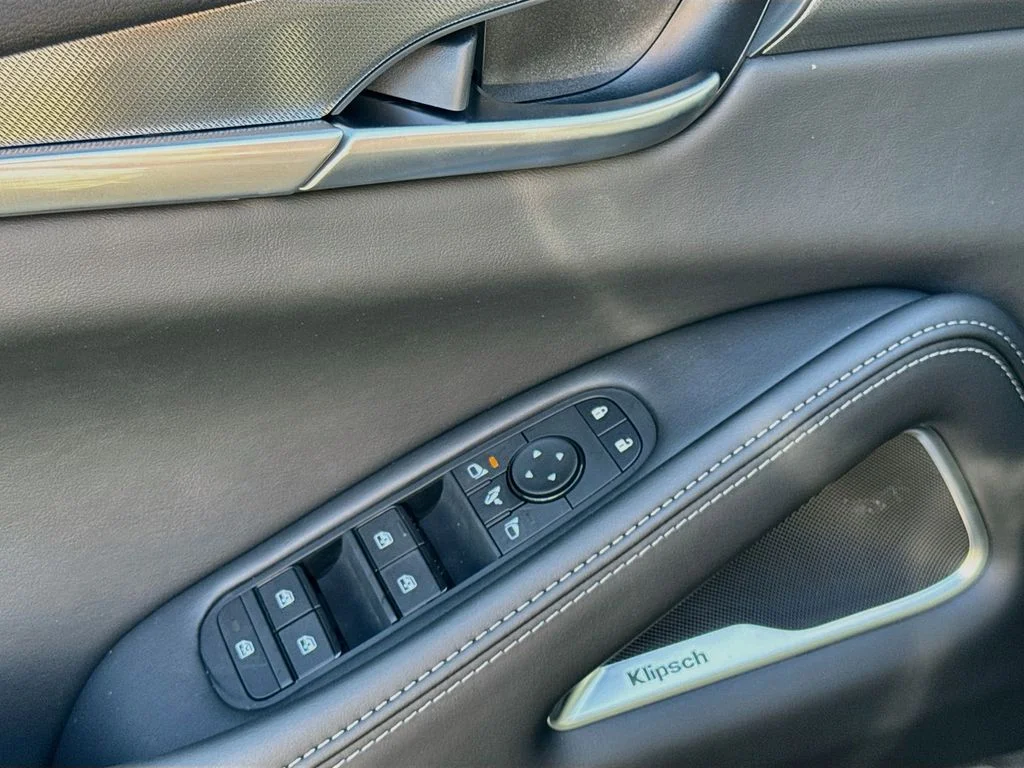 New 2027 MINERAL BLACK INFINITI Luxe FWD image 17
