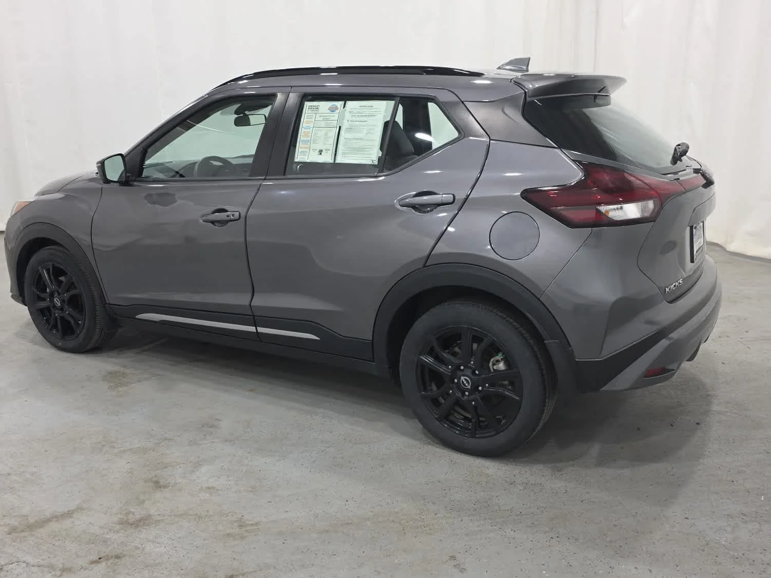 Used 2023 Gun Metallic Nissan SR image 3