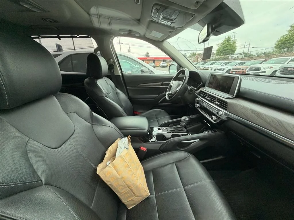Used 2022 Green Kia EX image 13