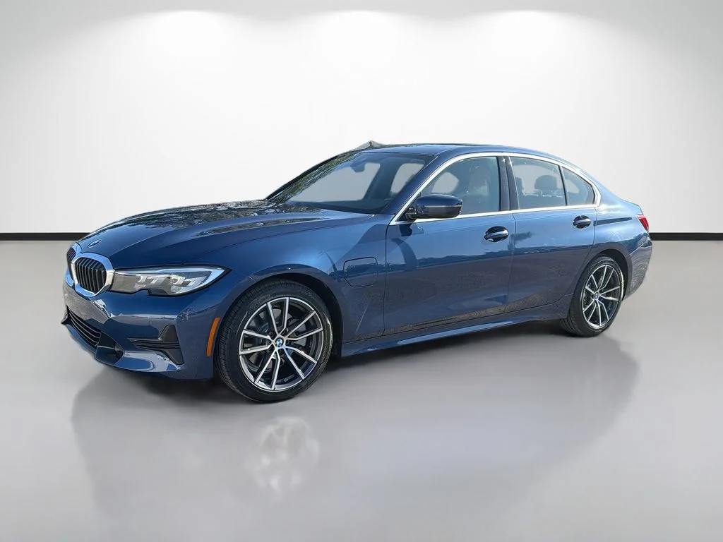 Used 2021 Blue BMW 330e iPerformance image 7
