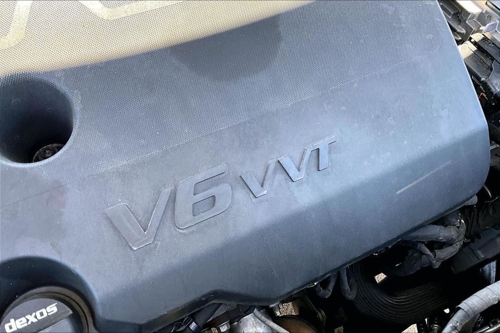 Used 2023 White Buick Premium Group image 35