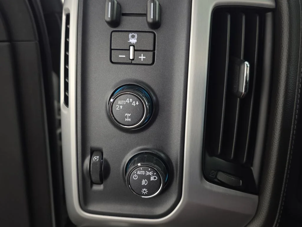 Used 2018 Summit White GMC SLT image 19