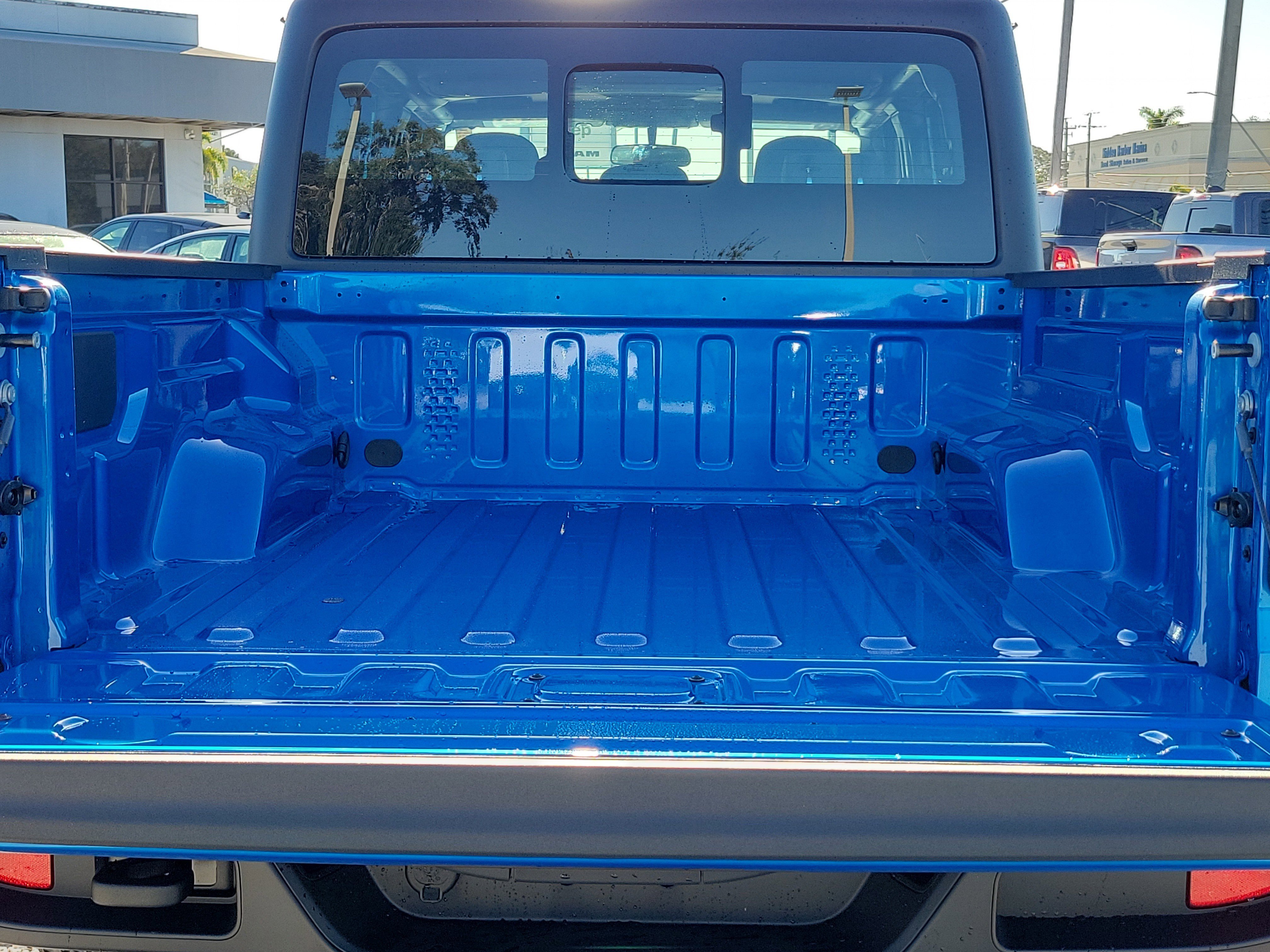New 2026 Hydro Blue Pearl-Coat Exterior Paint Jeep Sport image 5