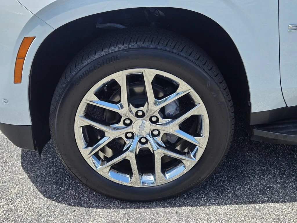 2026 Chevrolet Suburban Premier - Photo 12