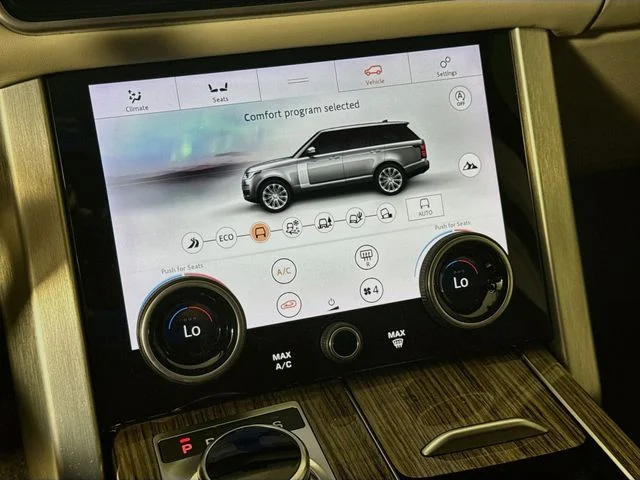 Used 2020 White Land Rover HSE image 18
