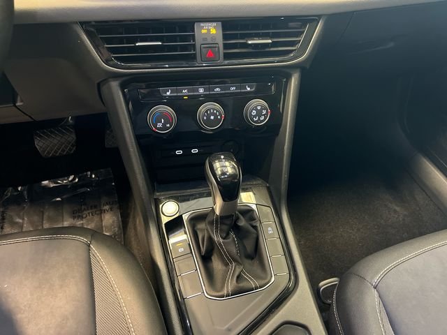 Certified Used 2023 Black Volkswagen 1.5T SE image 27