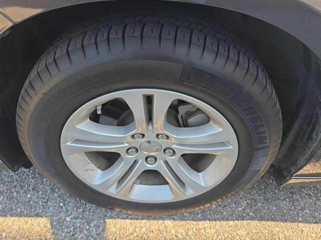 Used 2023 Gray Dodge SXT image 11