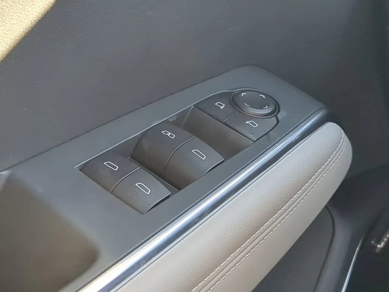2026 GMC Acadia Elevation - Photo 23