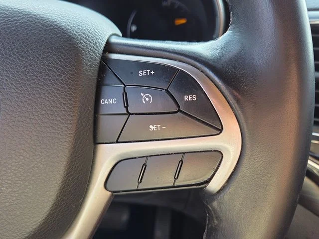 Used 2022 Black Jeep Laredo E image 25