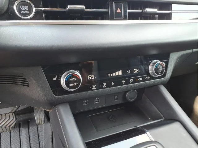 Used 2024 Blue Mitsubishi SE image 23