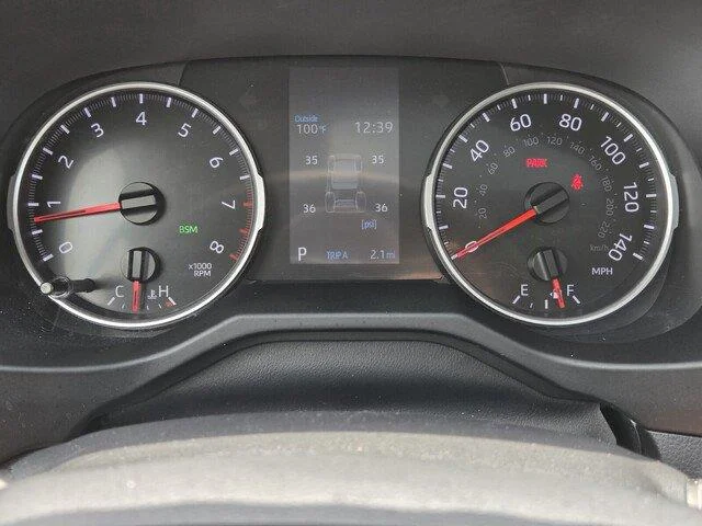 Used 2022 White Toyota XLE image 15