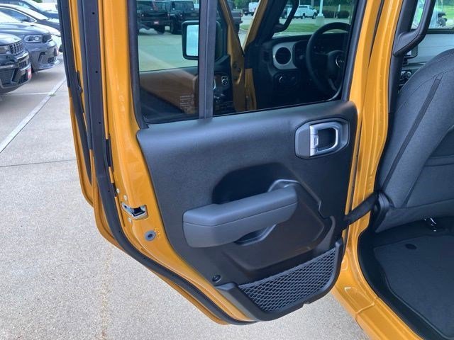 New 2026 Goldilocks Exterior Paint Jeep Sport S image 21
