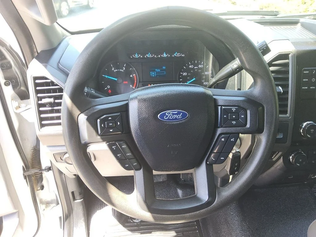 Used 2019 White Ford XL image 9