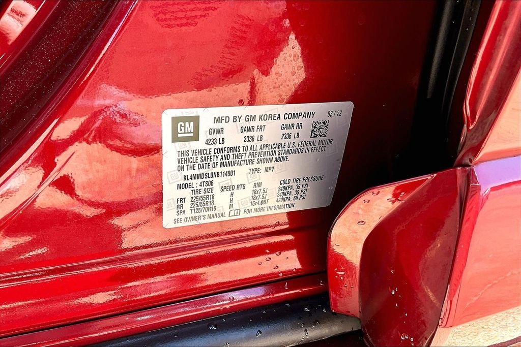 Used 2022 Red Buick Select image 35