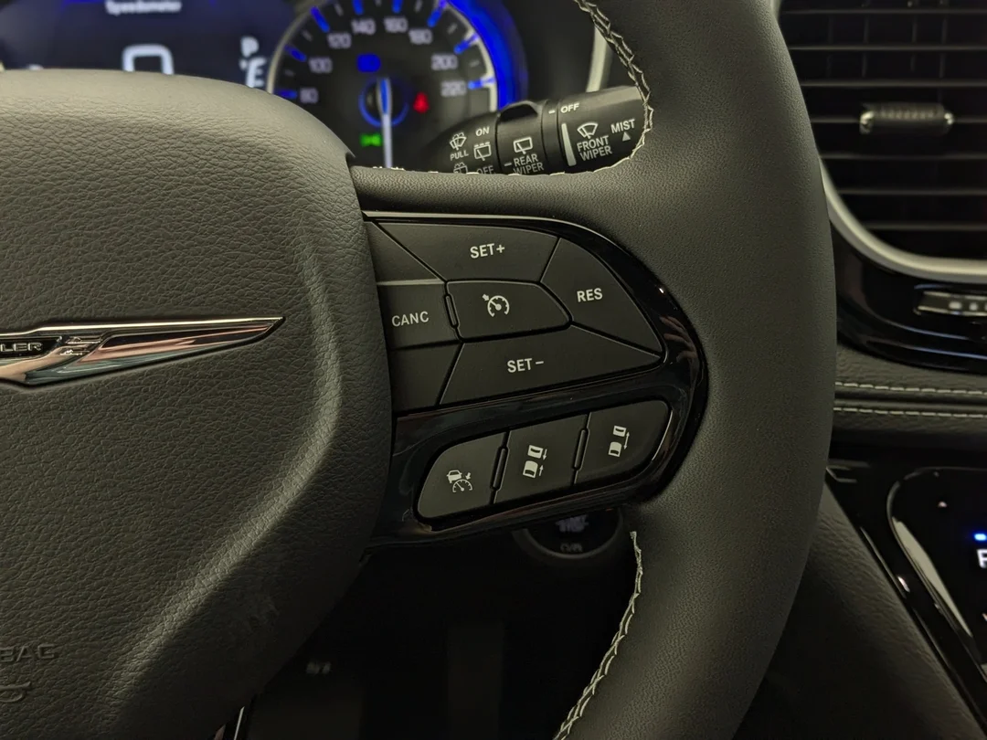 New 2026 Black Chrysler Select - - AWD - Full Sunroof - S Appearance - 360 Camera - Remote Start & More! image 18