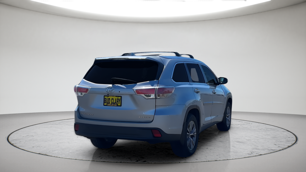 Used 2014 Silver Toyota XLE V6 image 11