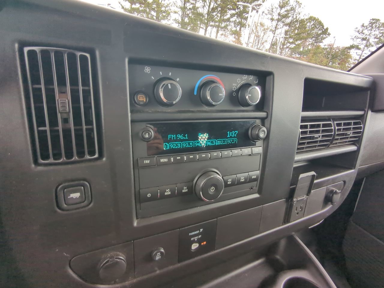 2024 GMC Savana Cargo Work Van - Photo 16