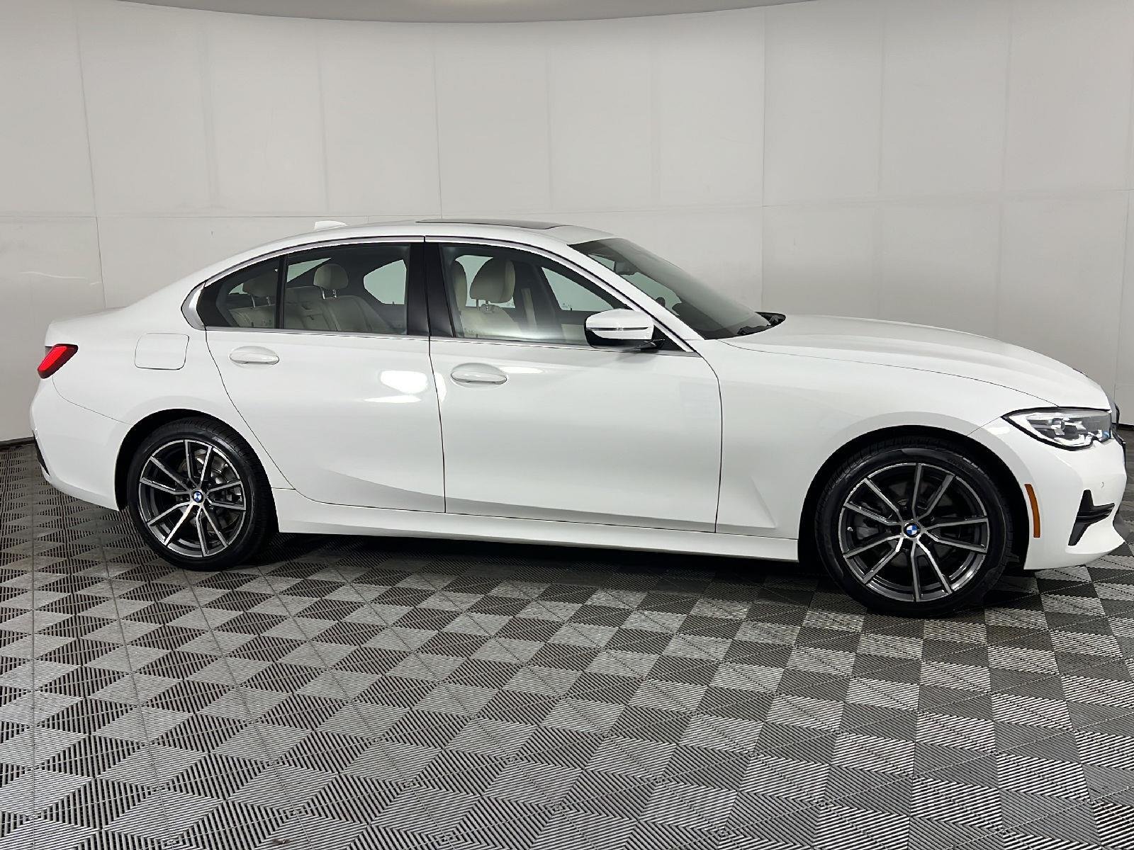 Used 2019 Alpine White BMW 330i xDrive image 3