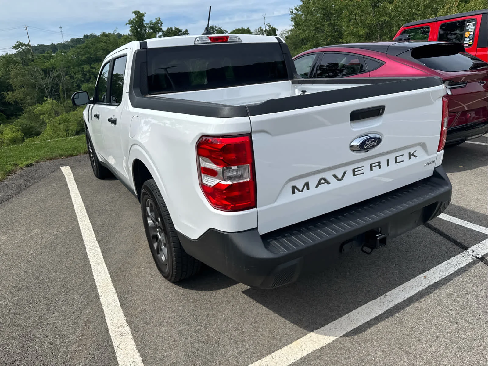 Used 2023 Oxford White Ford XLT image 9