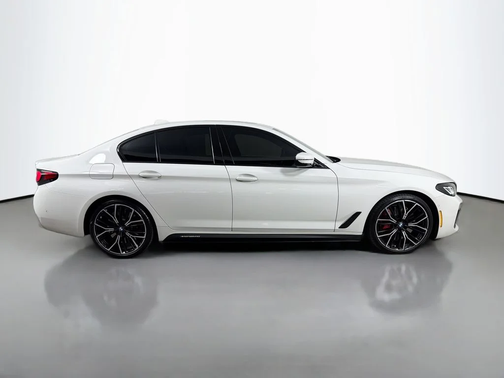 Used 2021 White BMW 540i image 4