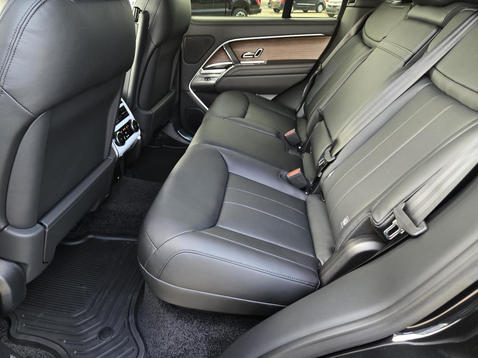 New 2026 Santorini Black Land Rover SE image 19