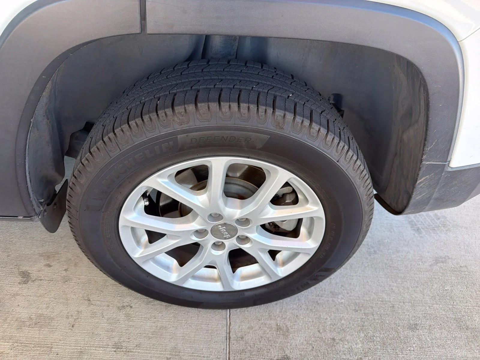 Used 2016 White Jeep Latitude image 11