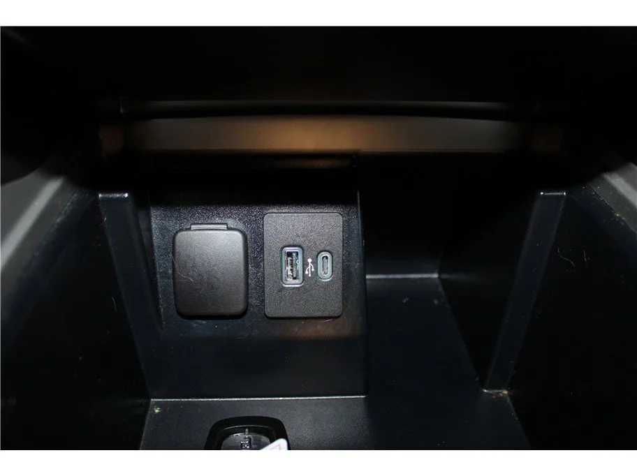 Used 2022 White Ford XLT image 35