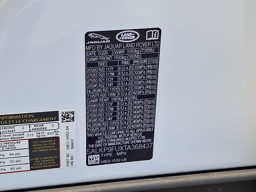 New 2026 Ostuni Pearl White Land Rover SE image 17