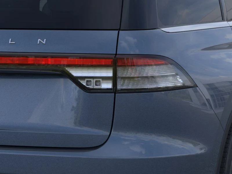 New 2026 Whisper Blue Metallic Clearcoat Lincoln Premiere® image 21