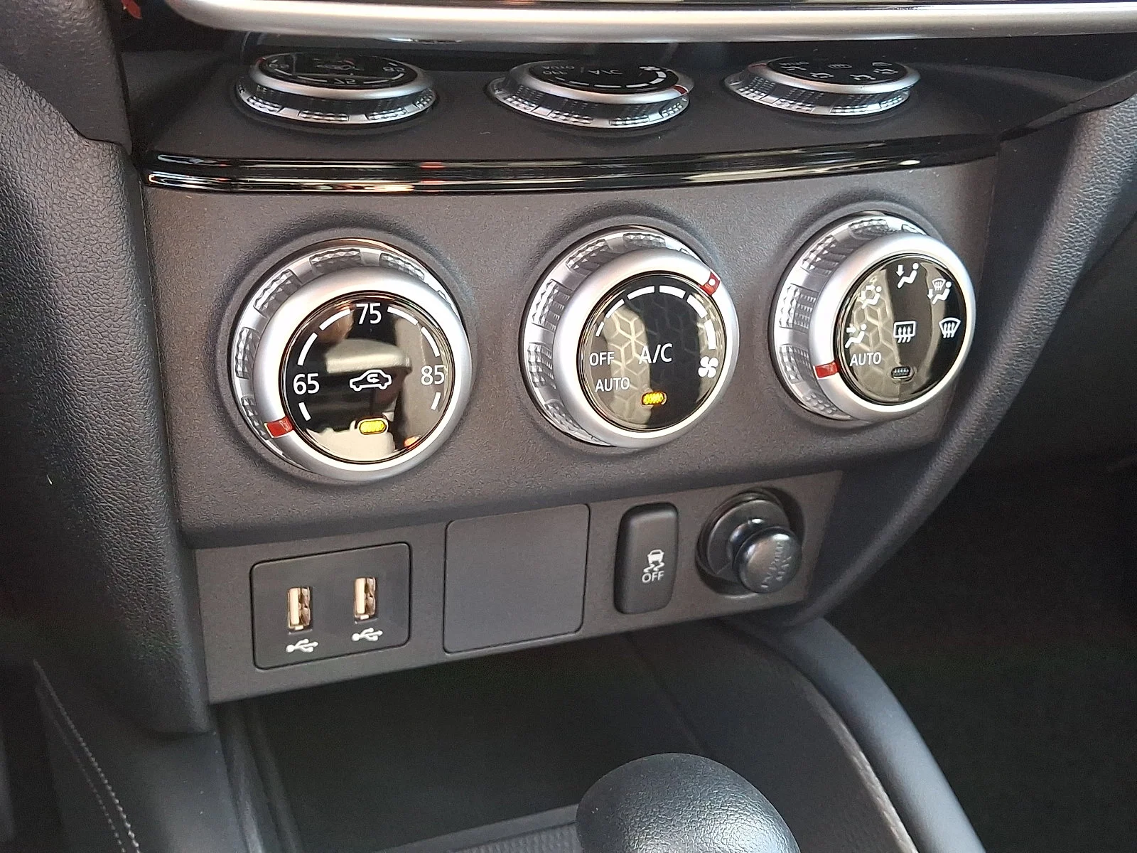 New 2027 White Mitsubishi 2.0 ES image 14