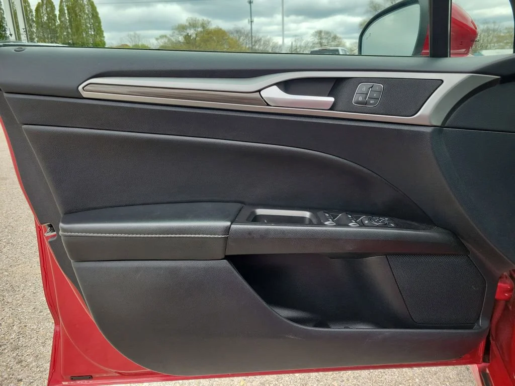 Used 2020 Red Ford SEL image 14