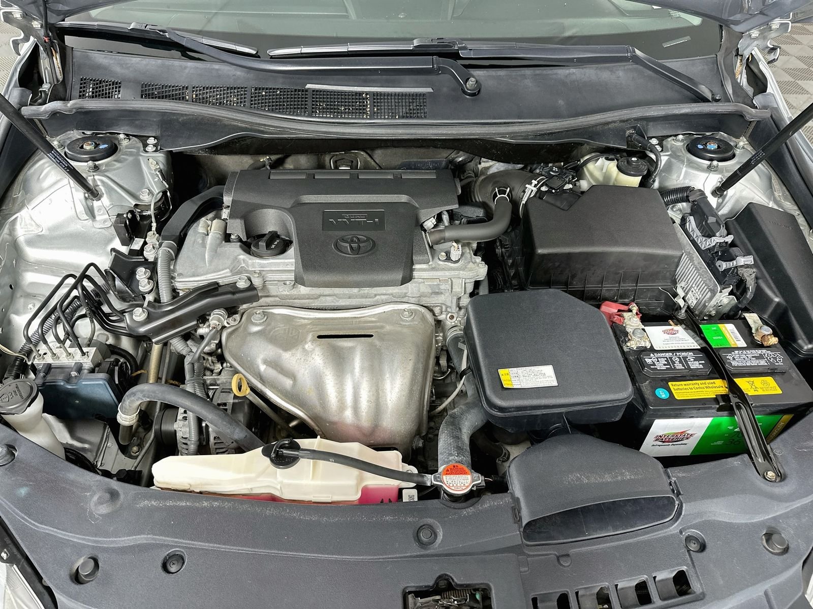 Used 2016 Celestial Silver Metallic Toyota SE image 27