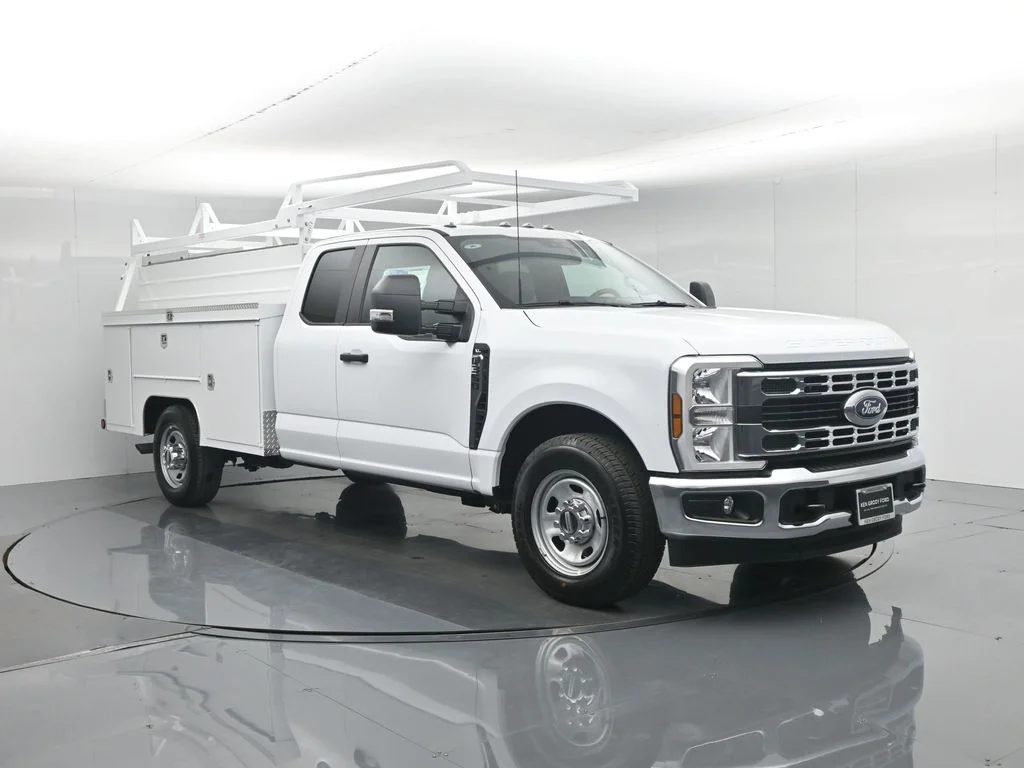 2026 Ford F-350 XL SuperCab 168-In SRW's photo