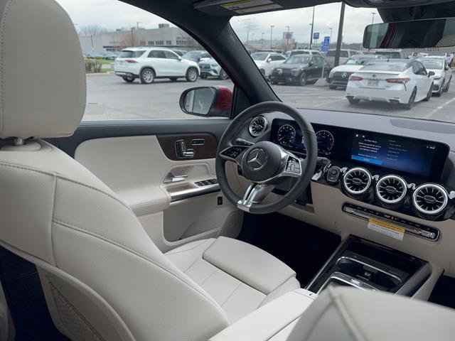 New 2026 MANUFAKTUR Patagonia Red Metallic Mercedes-Benz GLA 250 4MATIC® image 11