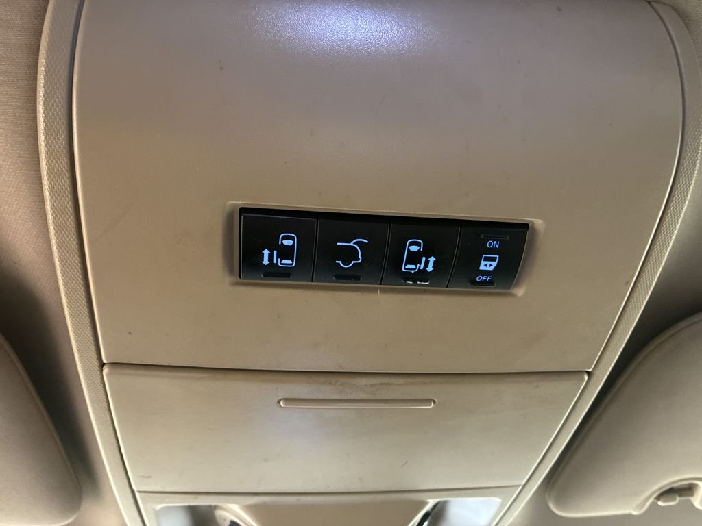 Used 2014 Black Chrysler Touring image 23