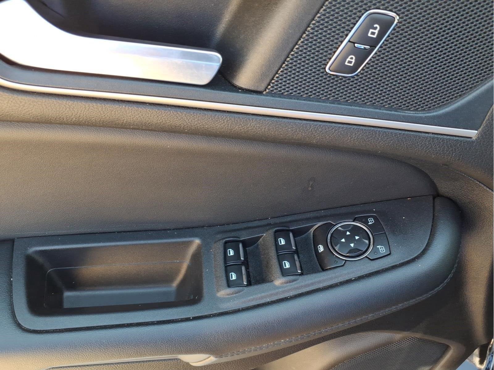 Used 2024 Agate Black Ford SEL image 18