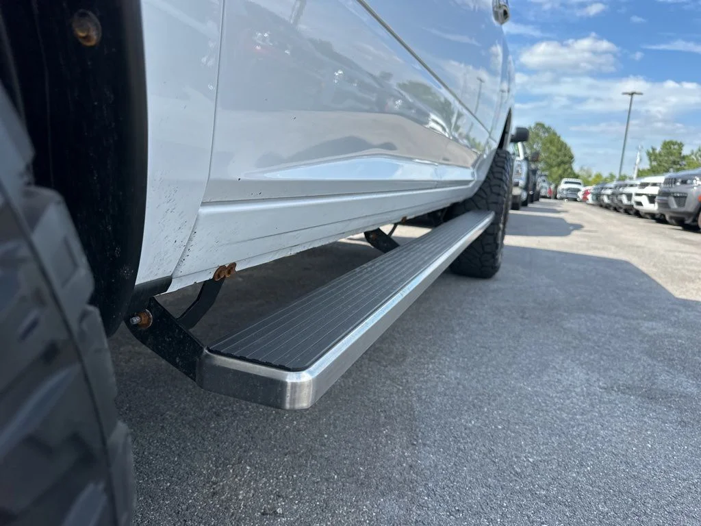 Used 2017 White Ram SLT image 16