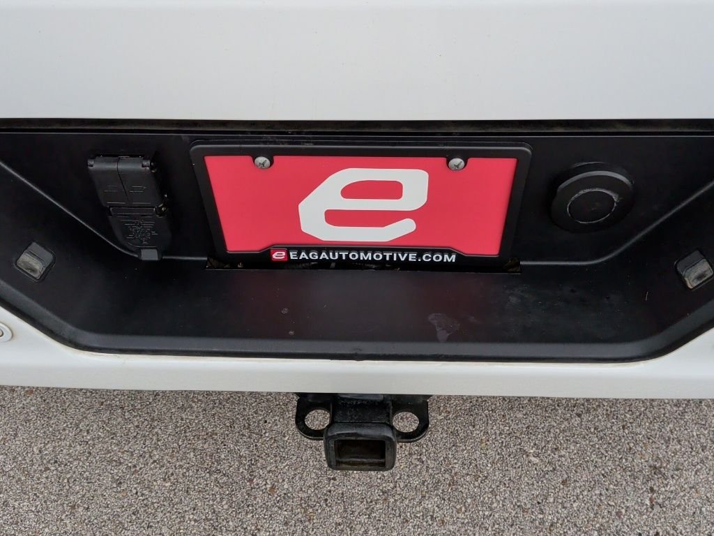 Used 2024 White GMC AT4 image 47