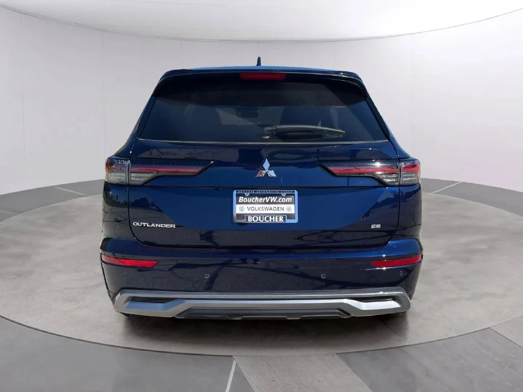 Used 2025 Cosmic Blue Metallic Mitsubishi  image 4