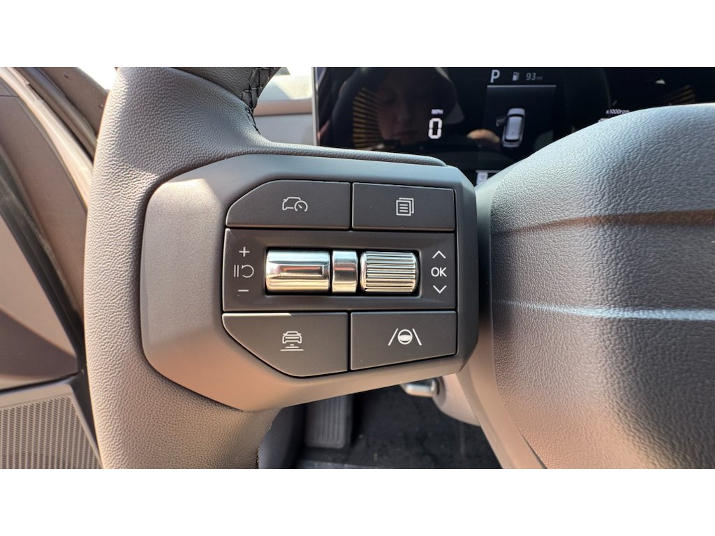 New 2027 Snow White Pearl / Black Roof Kia X-Line S image 12