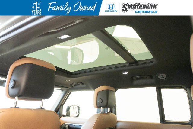 Used 2025  Land Rover S image 14