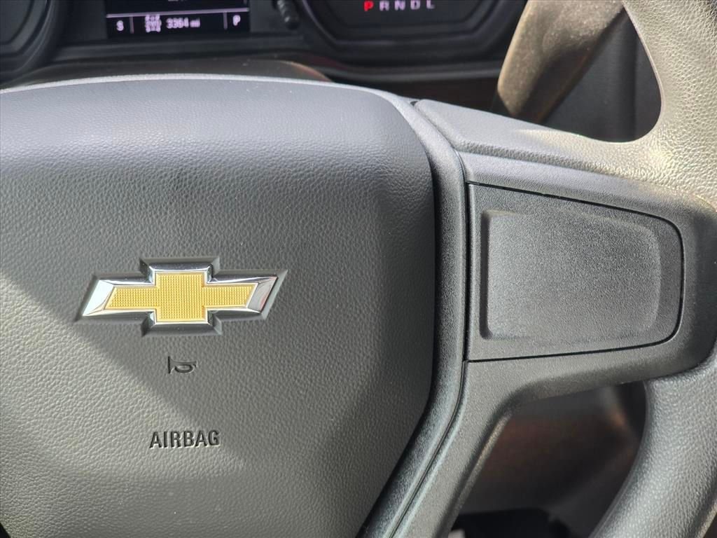 Used 2025 White Chevrolet Custom image 18