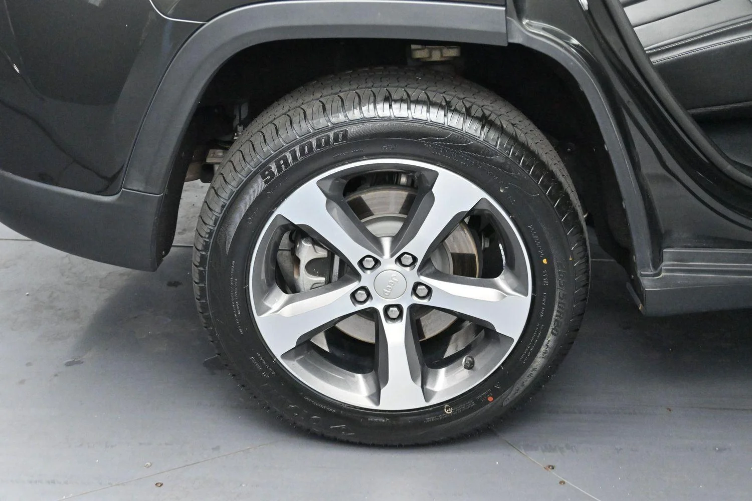 Used 2023 Rocky Mountain Pearlcoat Jeep 4xe image 38