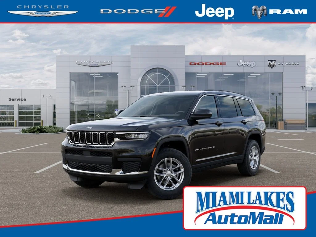 New 2026 Diamond Black Crystal Pearl-Coat Exterior Paint Jeep Laredo image 1