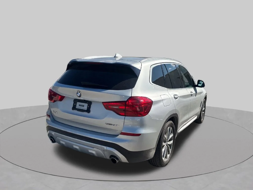 Used 2019 Silver BMW xDrive30i image 36