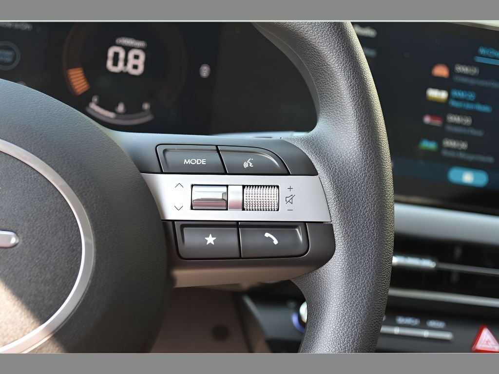 Used 2025 Portofino Gray Hyundai SE image 19
